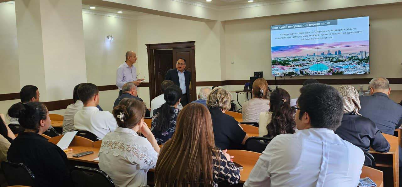 Andres Balcazar conducting a capacity-building training for 500 representatives from regional and district departments of architecture and construction in Uzbekistan